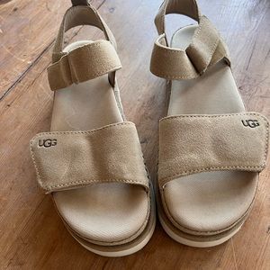 Ugg tan Sandles size 8
